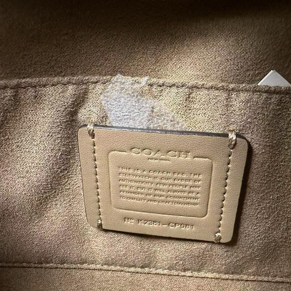 COACH Andrea Carryall Bag Crossbody In Leather/Silver/Chalk CP081 NWT - Picture 8 of 11